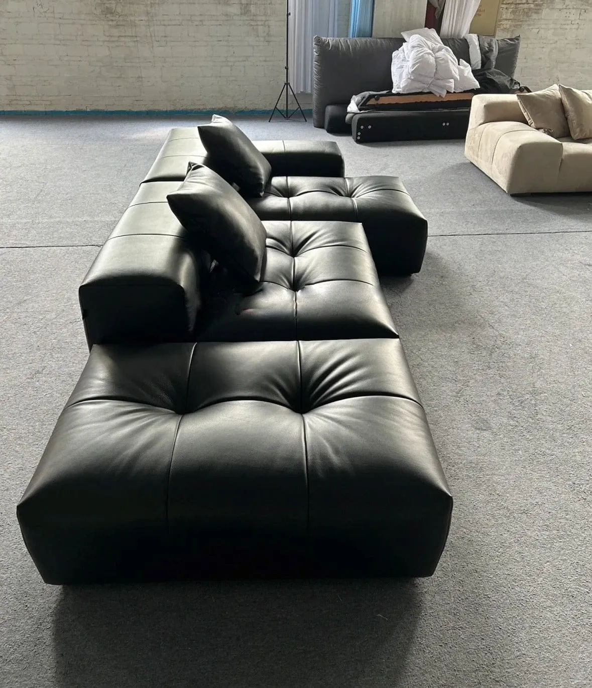 Hillford Scratch Resistant Leather Sofa