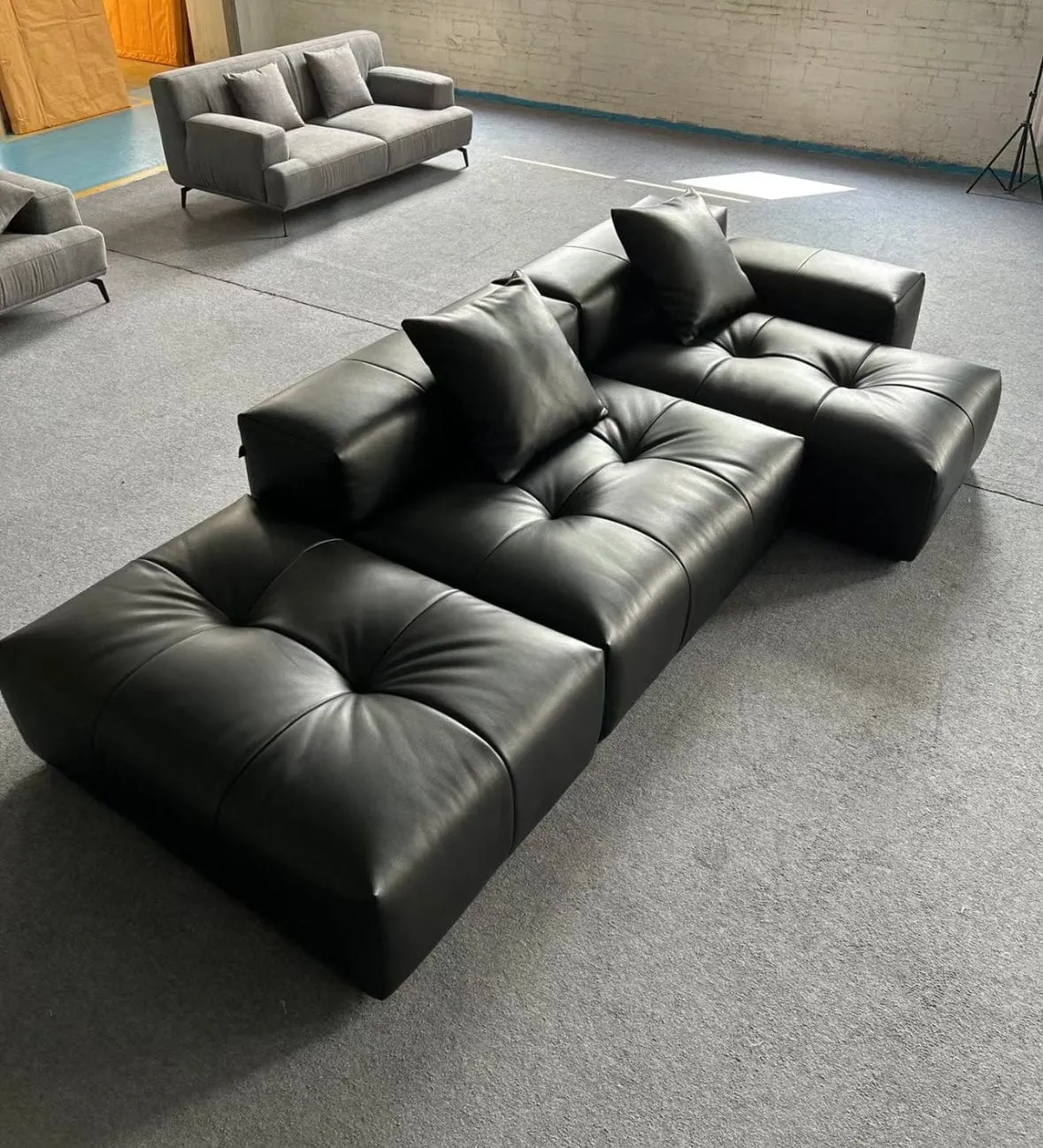 Hillford Scratch Resistant Leather Sofa