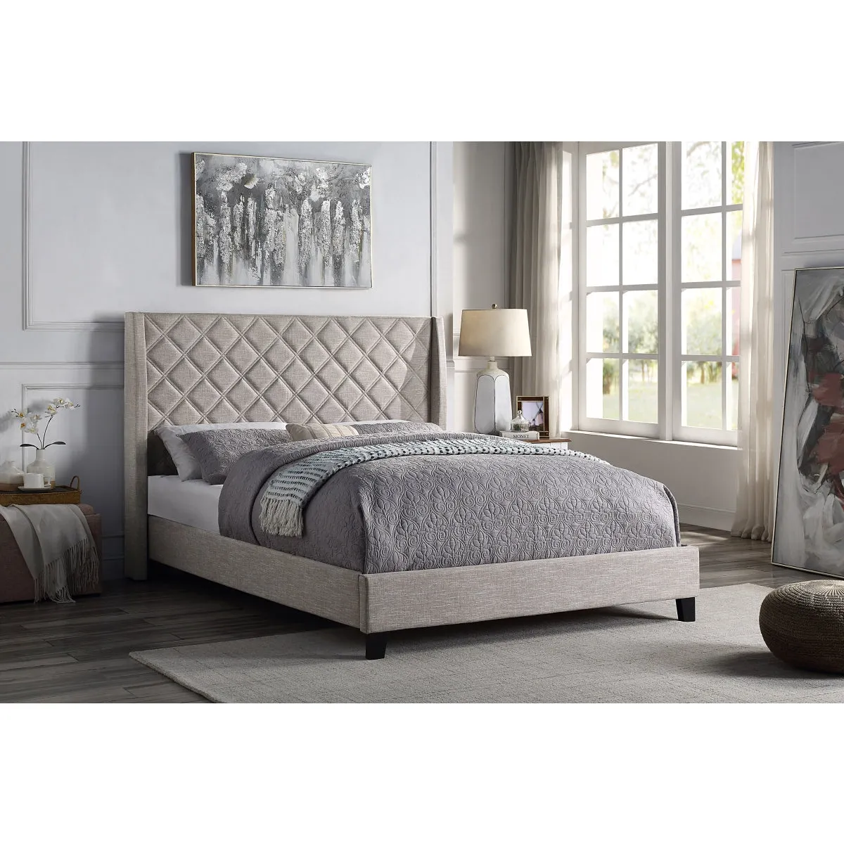 LuxuryDream Queen Upholstered Platform Bed